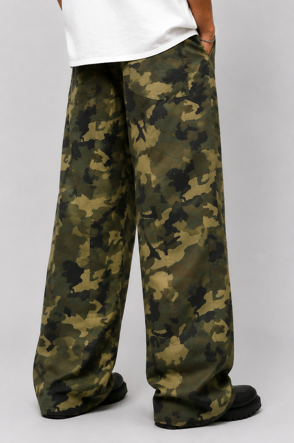 Men’s Camouflage Wide-Leg Streetwear Trousers – Olive Green